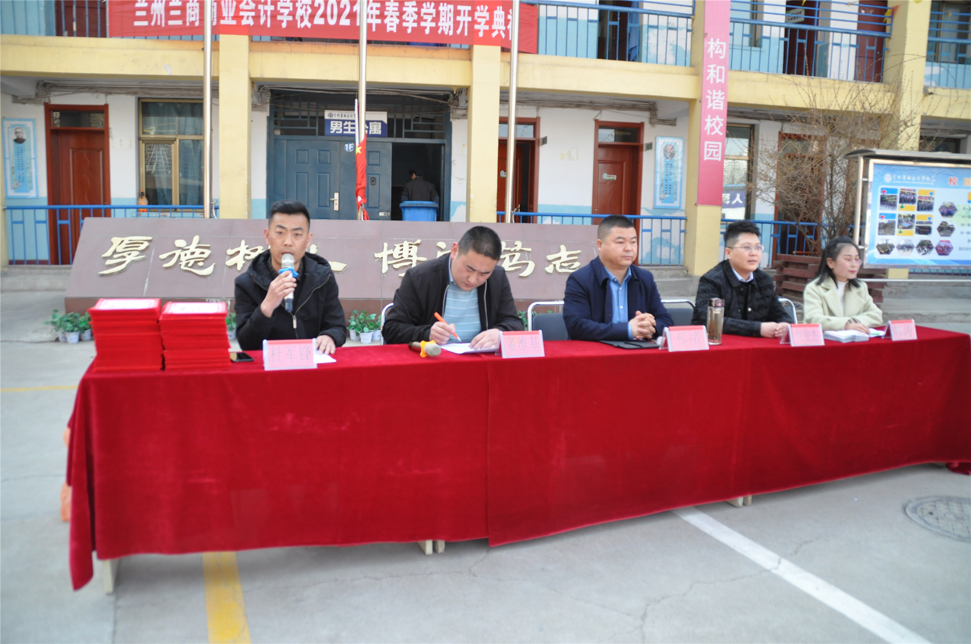 DSC_3693.jpg DSC_3693.jpg